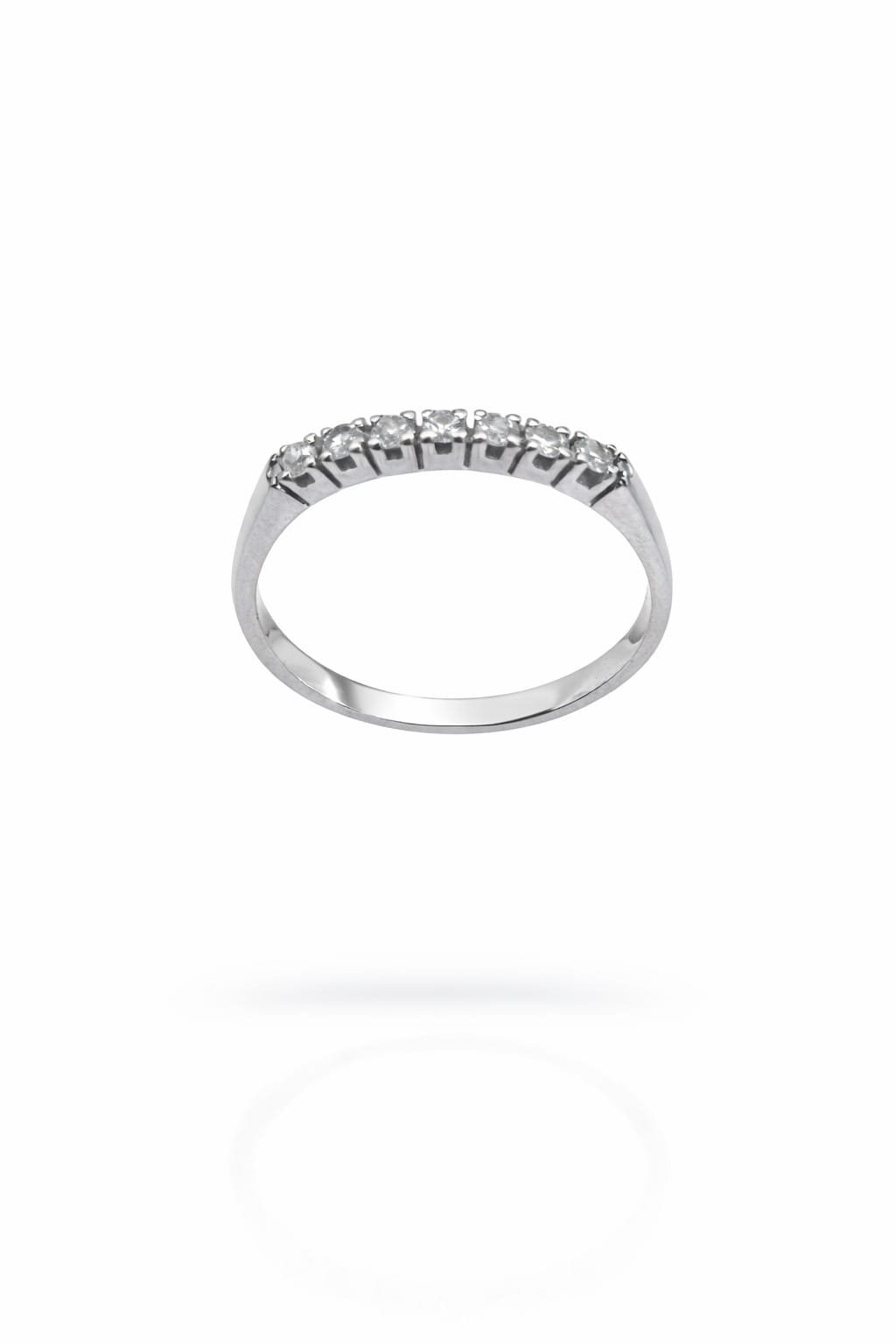 טבעת יהלומים טבעיים קלאסית בזהב לבן 14k טבעת יהלומים טבעיים קלאסית בזהב לבן 14k