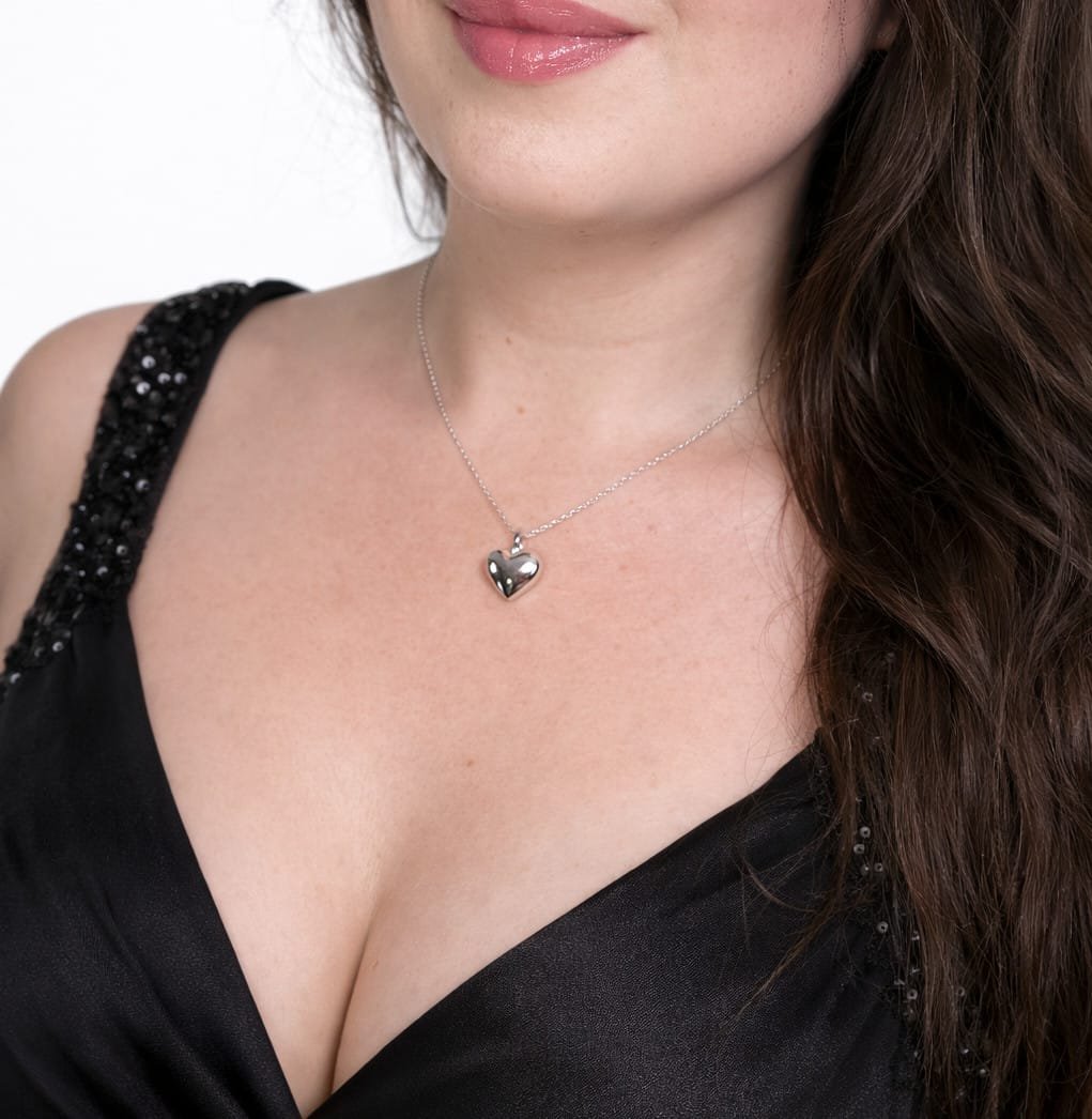 שרשרת עם תליון לב שרשרת עם תליון לב